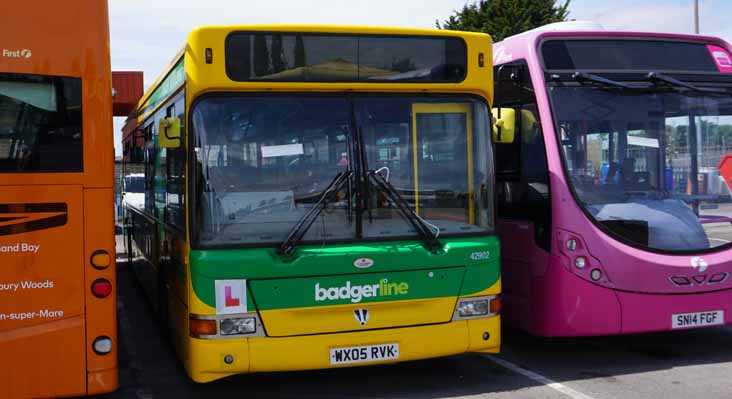 Badgerline Alexander Dennis Pointer Dart SLF 42902, Volvo B9TL 37629 & Wright Streetlite 47554